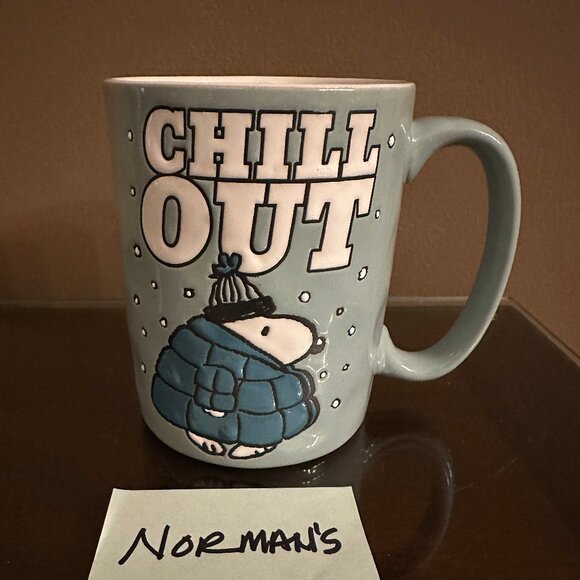 Peanuts Snoopy Christmas Ceramic Mug Chill Out Blue Puffer Coat NEW - Picture 5 of 5